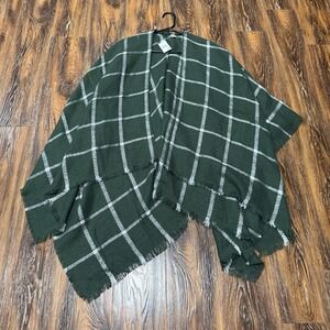 NWT Cato Woman's OS Green & White Silver Poncho Cardigan One Size Fringe New